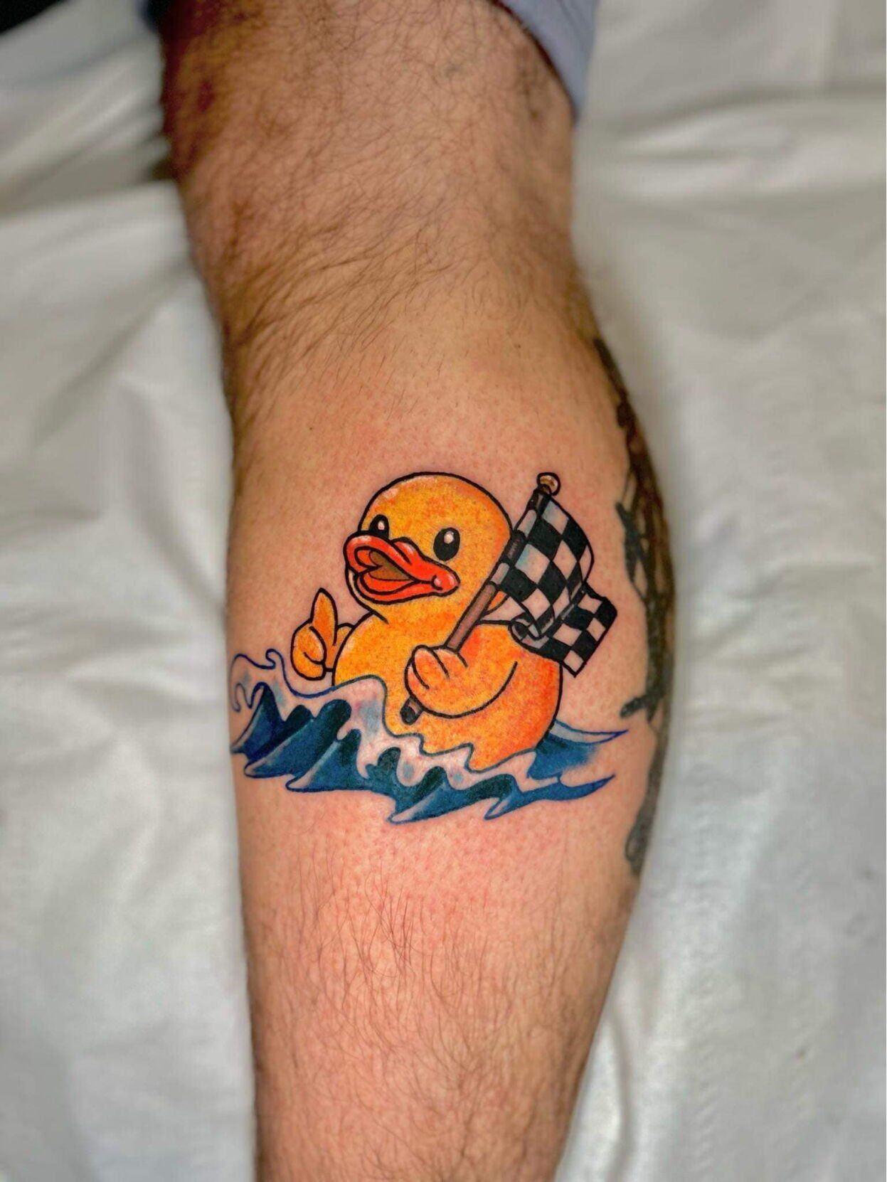 Dad legally changes surname to āRubber Duckā after best friend dared him